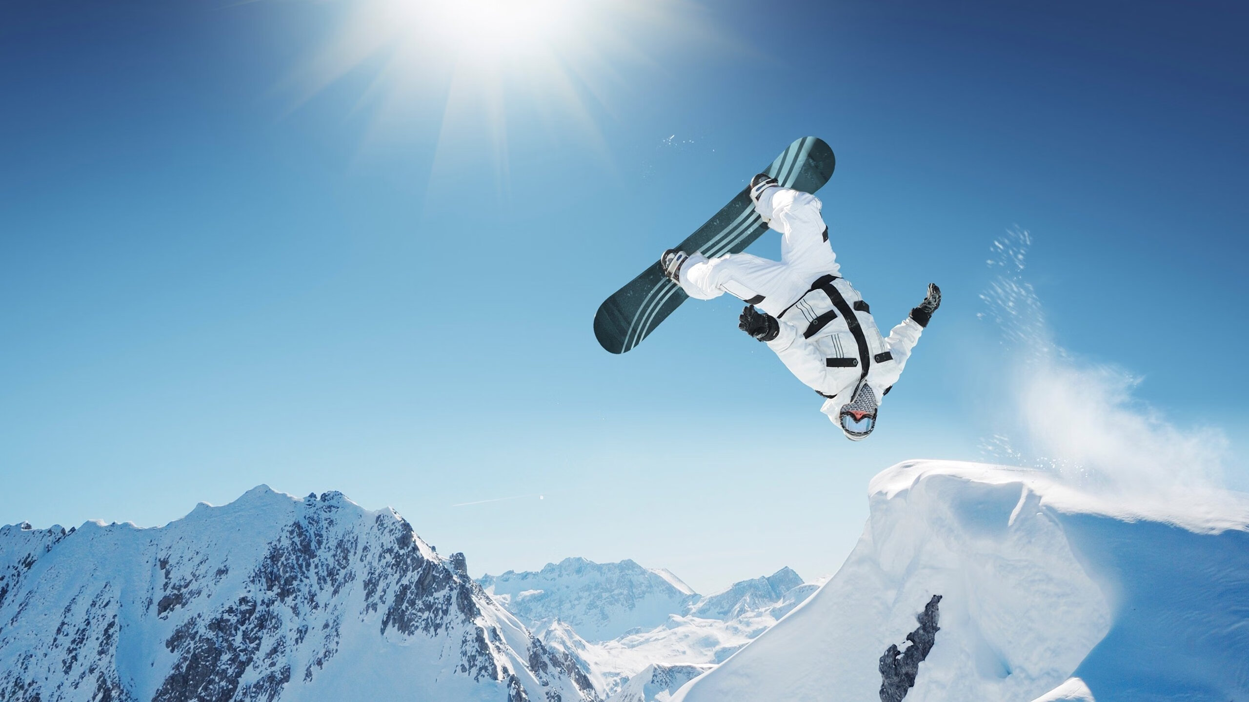 双星闪耀，国际米兰单节击溃巴萨，凯恩在美加墨世界杯接管比赛